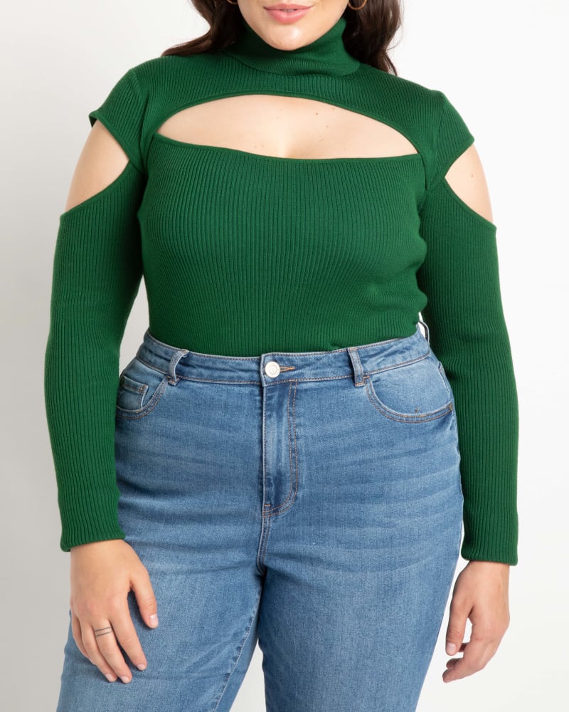 Front of a model wearing a size 14/16 Sienna Cutout Turtleneck in Eden by ELOQUII. | dia_product_style_image_id:242116